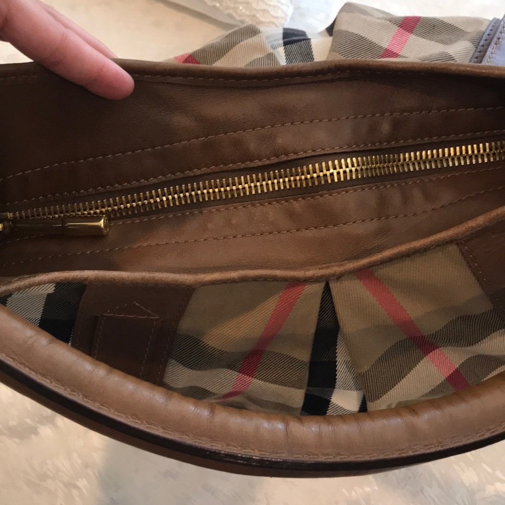 Burberry bag - Picture 4 of 9